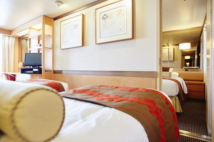 Nicko Cruises Vasco Da Gama Outside Cabin with Window & Interconnecting Door 2.jpg